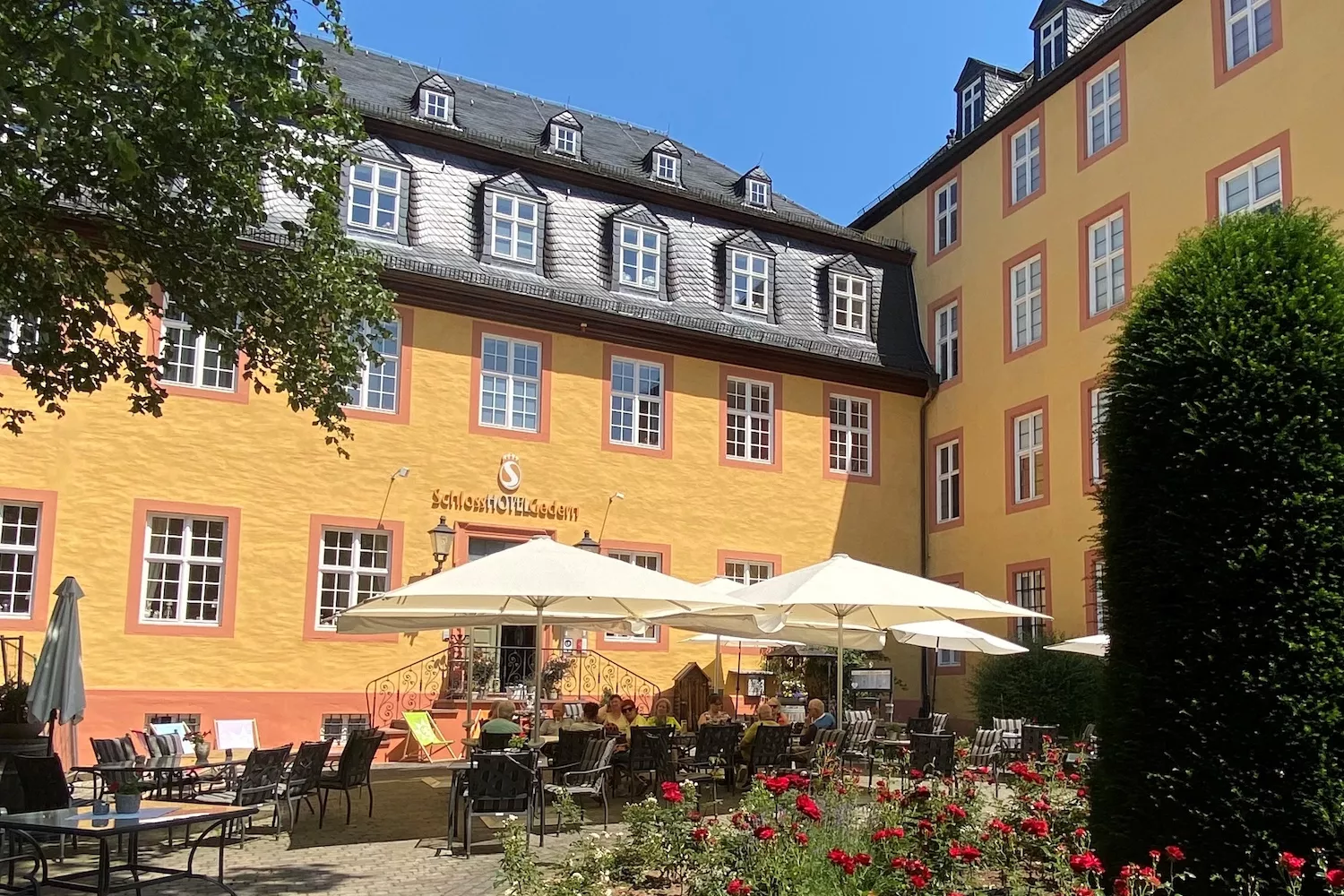 Außenansicht des Schlosshotels Gedern