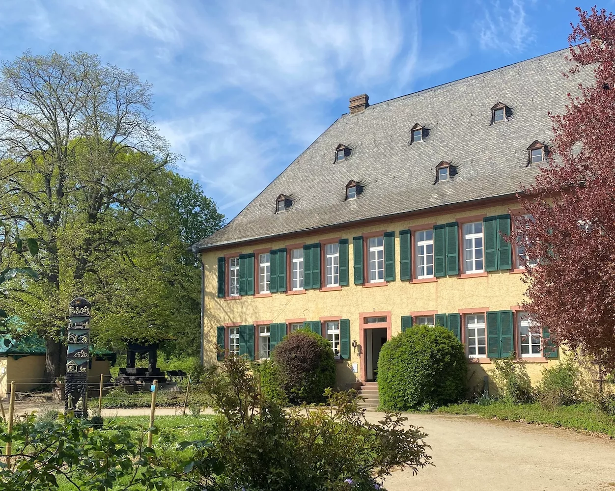 Außenansicht Weingut Knyphausen